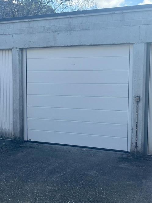 Garagebox met nieuwe poort op topligging, Immo, Garages en Parkeerplaatsen, Gent