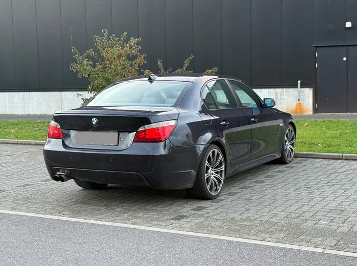 Bmw 525d origineel M-Pakket, Auto's, BMW, Particulier, Sportstoelen, Diesel, Automaat, Ophalen