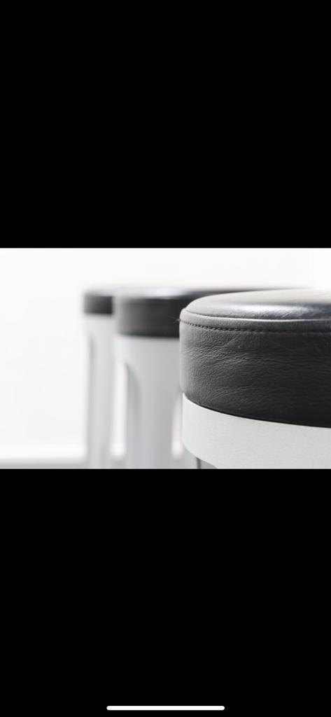 Leonardo Rossano kruk, Huis en Inrichting, Barkrukken, Gebruikt, 60 tot 90 cm, Leer, Metaal, 3 krukken, Met voetsteun, Ophalen