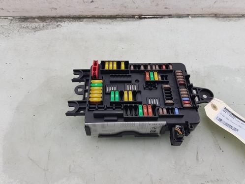 ZEKERINGKAST BMW 1 serie (F20) (01-2010/06-2019), Auto-onderdelen, Elektronica en Kabels, BMW, Gebruikt
