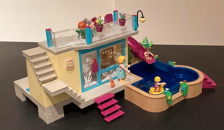Playmobil 70435: Bungalow met zwembad., Kinderen en Baby's, Speelgoed | Playmobil, Zo goed als nieuw, Complete set, Ophalen of Verzenden