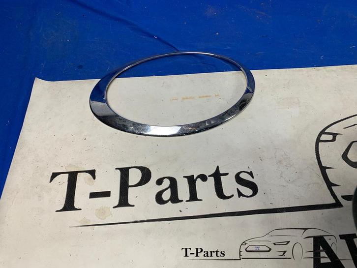 Mini clubman rechts koplamp rand, Auto-onderdelen, Carrosserie, Bumper, Mini, Gebruikt