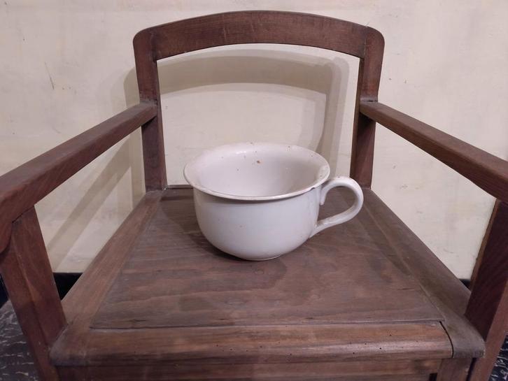 Chaise de toilette ancienne en porcelaine Moulin des Loups, Antiquités & Art, Antiquités | Meubles | Chaises & Canapés, Enlèvement