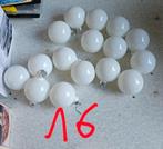 16 witte kerstballen, Diversen, Ophalen, Gebruikt