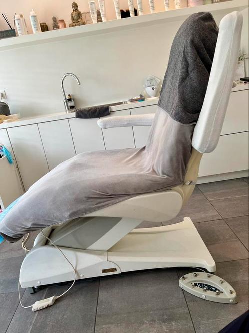 behandelstoel professioneel materiaal schoonheidsspecialiste, Diensten en Vakmensen, Schoonheidsspecialisten | Pedicure, Nagels lakken