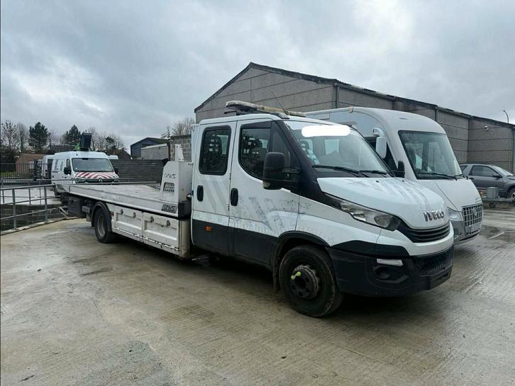 Depanneuse iveco daily 7 places, Auto's, Vrachtwagens, Particulier, ABS, Adaptieve lichten, Adaptive Cruise Control, Airbags, Airconditioning