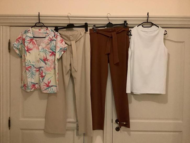 4 stuks samen voor 10 euro ( 2 broeken + 2 bloesjes M/42 ), Kleding | Dames, Blouses en Tunieken, Zo goed als nieuw, Beige, Ophalen