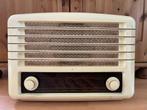 Vintage bakeliet buizenradio, Ophalen