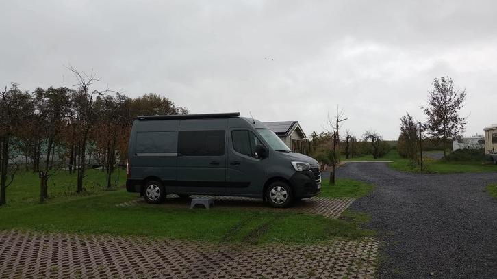 Renaul master zelfbouwcamper, Caravans en Kamperen, Mobilhomes, Particulier, tot en met 2, Buscamper of Camperbus, Overige merken