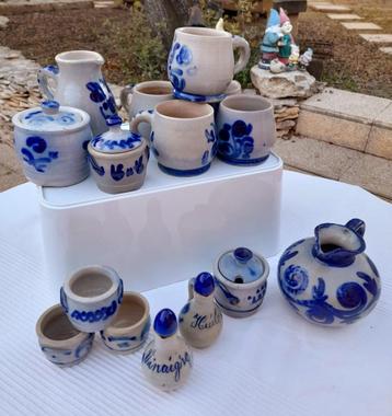 Collection de poteries anciennes en grès au sel