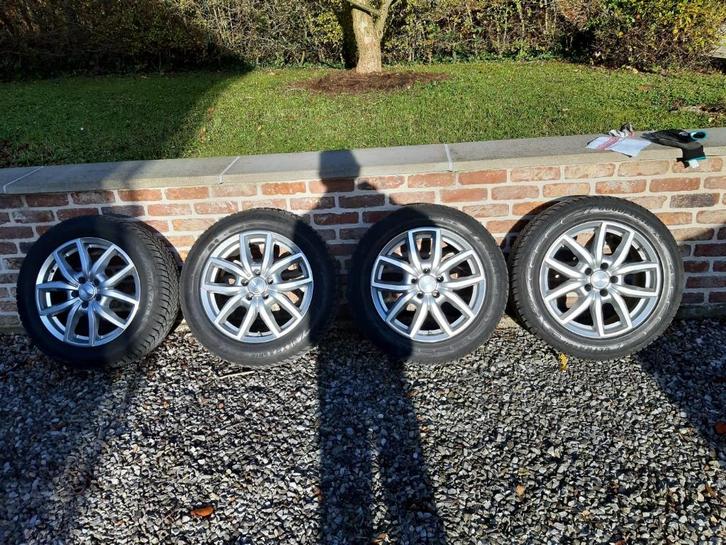 pneus hiver BMW 520 Touring, Auto-onderdelen, Banden en Velgen, Band(en), Winterbanden, 17 inch, 225 mm, Overig, Gebruikt, Ophalen