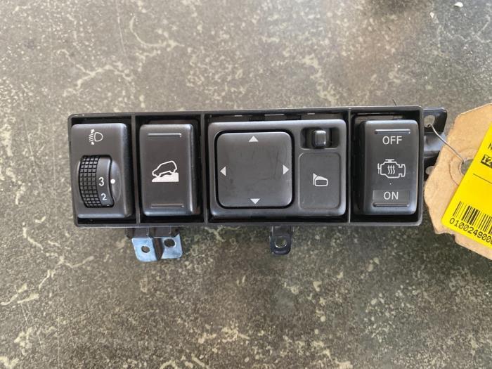 Schakelaar (diversen) van een Nissan Pathfinder, Auto-onderdelen, Dashboard en Schakelaars, Nissan, Gebruikt, 3 maanden garantie