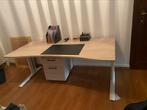 Massief houten bureau, Zo goed als nieuw, Bureau