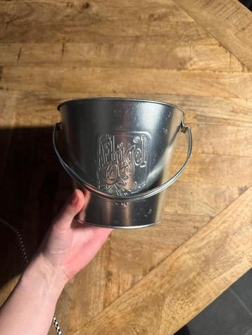 Flugel emmer beschikbaar voor biedingen