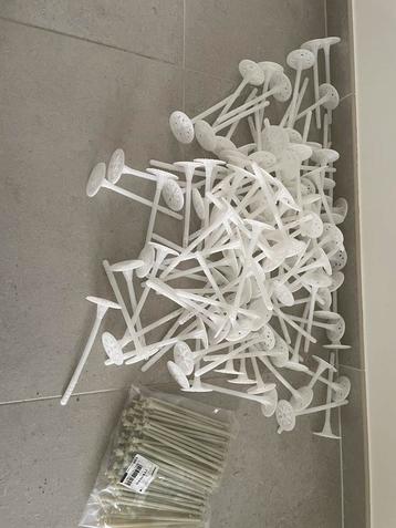 Isolatiepluggen 10x180mm overschot beschikbaar voor biedingen