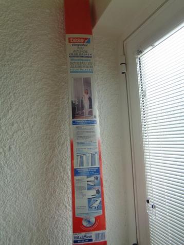 Moustiquaire blanc en Alu. Kid de montage complet. TESA. beschikbaar voor biedingen