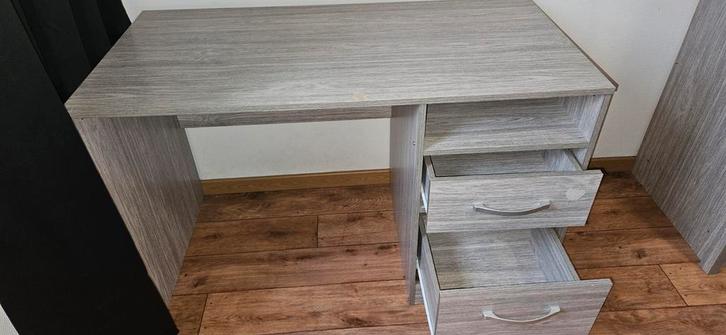 Bureau en bureaustoel, Huis en Inrichting, Bureaus, Gebruikt, Bureau, Ophalen