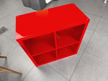 Rood vakkenkastje Ikea  hoogglans beschikbaar voor biedingen