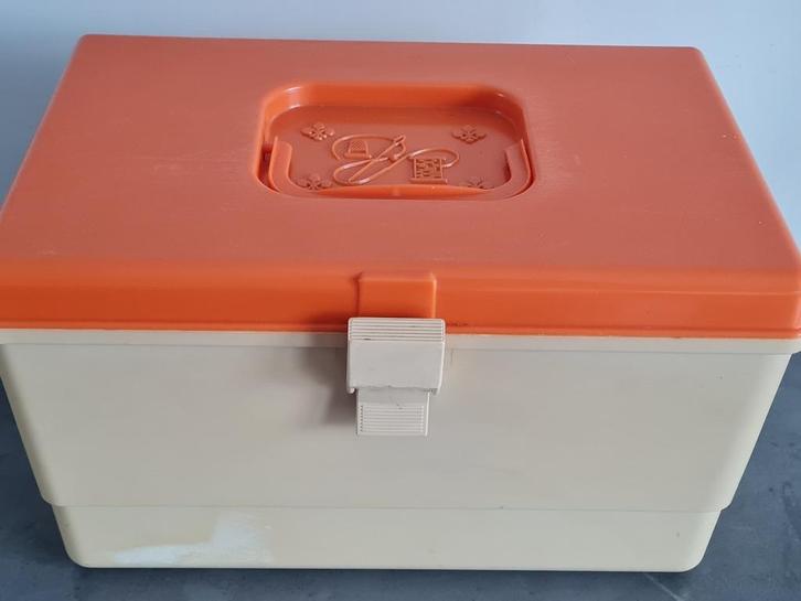 Vintage naaibox - naaidoos - naaikoffer 36x24x23, Verzamelen, Retro, Ophalen of Verzenden