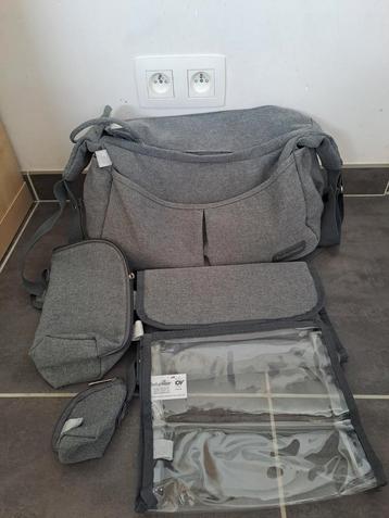 Babymoov luiertas met accessoires beschikbaar voor biedingen