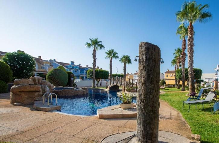 Huis te koop 1,8 kilometer van de stranden Orihuela Costa, Immo, Buitenland, Spanje, Woonhuis, Overige