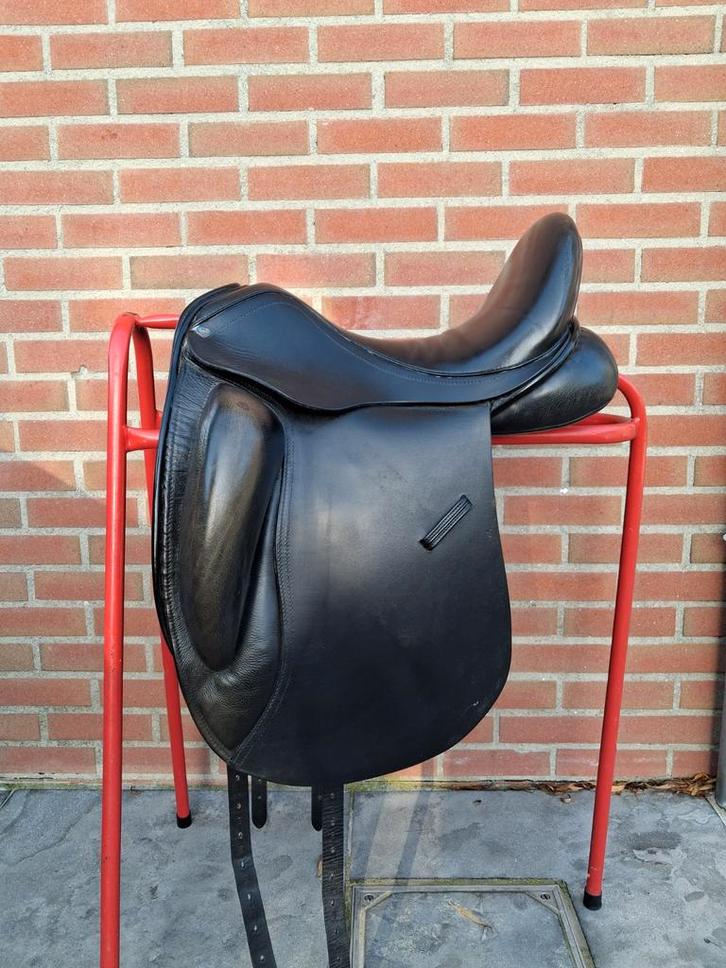 KM Custom dressuurzadel, Dieren en Toebehoren, Paarden en Pony's | Zadels, Ophalen of Verzenden