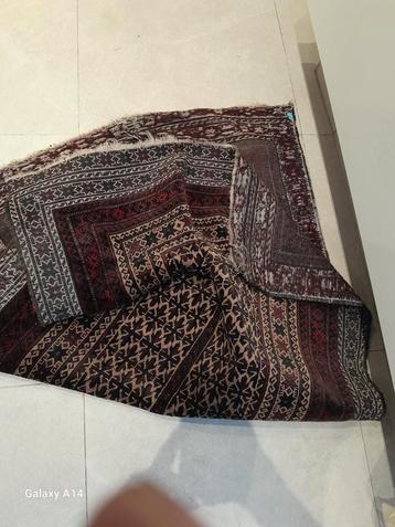 Ancien Tapis iranien 0489 37 77 05  disponible aux enchères