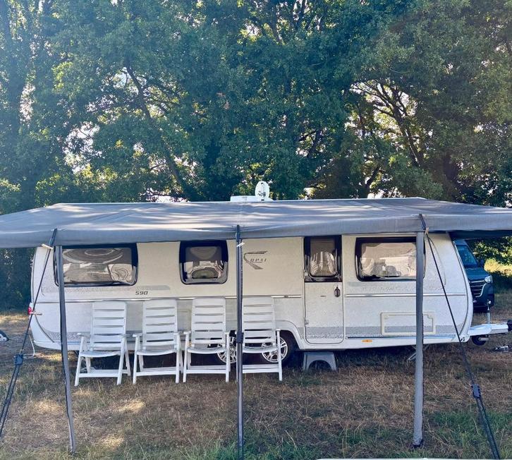 FENDT OPAAL 590, Caravans en Kamperen, Caravans, Particulier, Fendt, Frans bed, Hefbed, Omvormbare zithoek, Douche, Kluisje, Koelkast