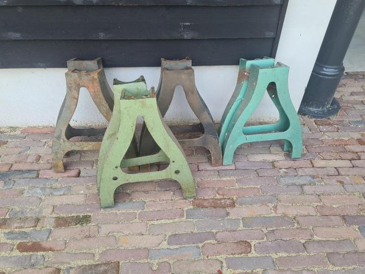 4 sets industriële gietijzeren poten, Hoog 50 cm, Antiek en Kunst, Antiek | Gereedschap en Instrumenten, Ophalen