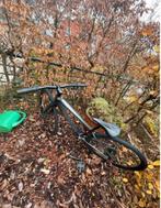 Velo specialized a vendre, Fietsen en Brommers, Fietsaccessoires | Aanhangwagens en Karren, Ophalen, Gebruikt, Aanhangfiets, Vering