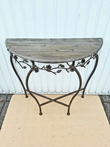 Charmant cosy cottage sidetable beschikbaar voor biedingen