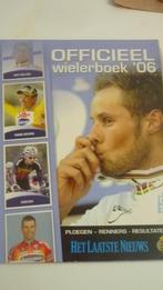 Wielrennen Officieel Wielerboek '06, Ophalen of Verzenden, Zo goed als nieuw