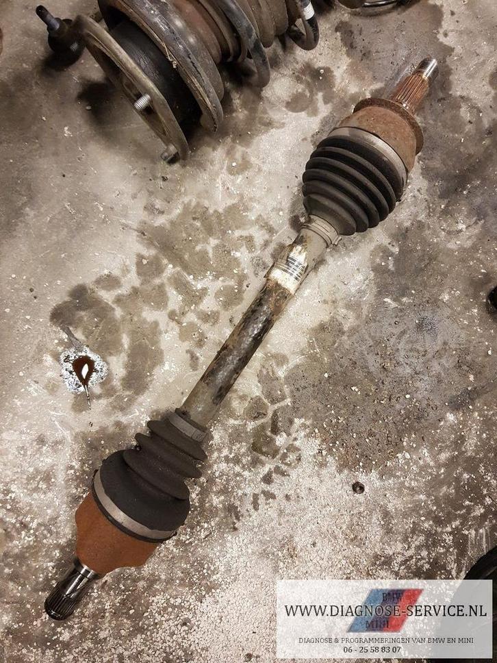 Mini R56 one cooper steekas aandrijfas links handbak N16B16A, Auto-onderdelen, Transmissie en Toebehoren, Mini, Gebruikt, Ophalen of Verzenden