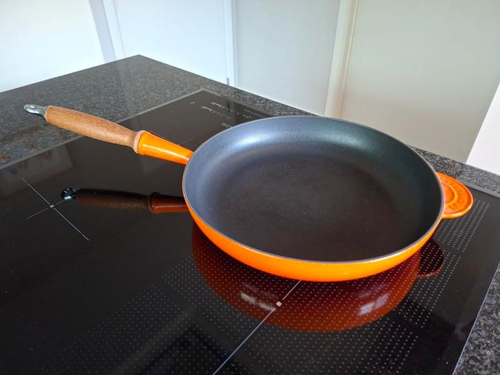 Le Creuset gietijzeren pan 28 cm, Huis en Inrichting, Keuken | Potten en Pannen, Zo goed als nieuw, Gietijzer, Ophalen