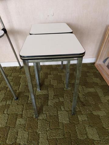 2 Tabourets beschikbaar voor biedingen