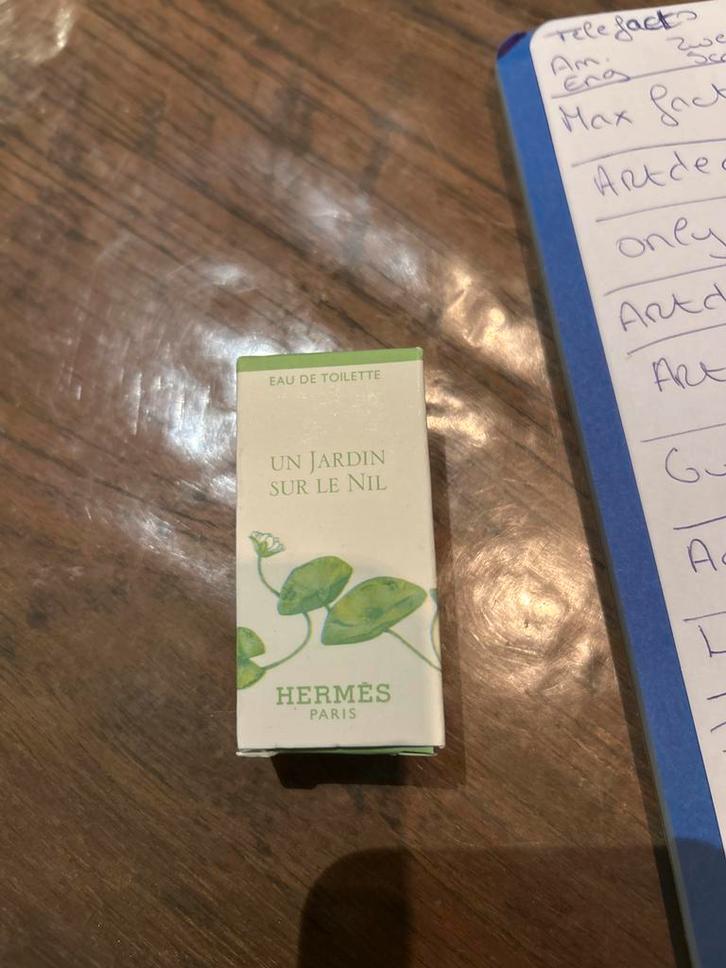 Hermès Un Jardin Sur Le Nil miniatuur parfum, Handtassen en Accessoires, Uiterlijk | Gezichtsverzorging, Nieuw, Verzorging, Ophalen of Verzenden