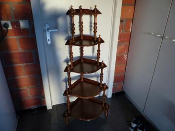 antieke houten hoekkast schabben  beschikbaar voor biedingen