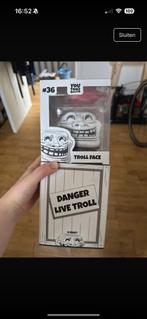 Visage de troll, Enlèvement