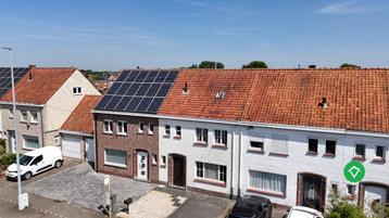 Verzorgde gezinswoning met oprit en 4 slaapkamers op toploca beschikbaar voor biedingen