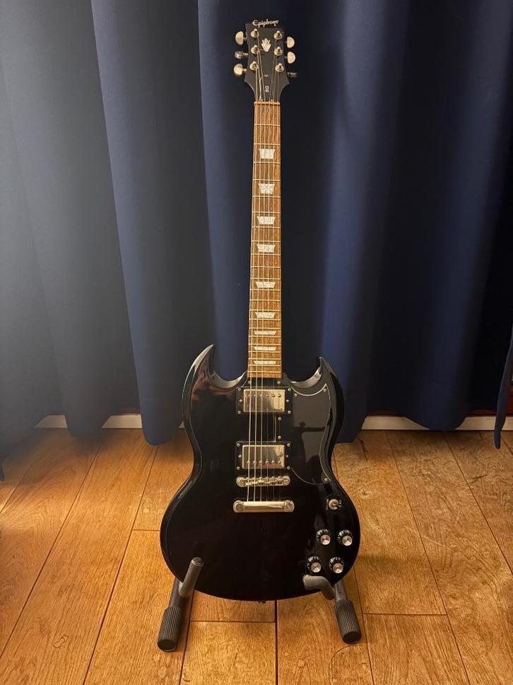 Epiphone SG Standard glossy black + gigbag, Muziek en Instrumenten, Snaarinstrumenten | Gitaren | Elektrisch, Gebruikt, Solid body