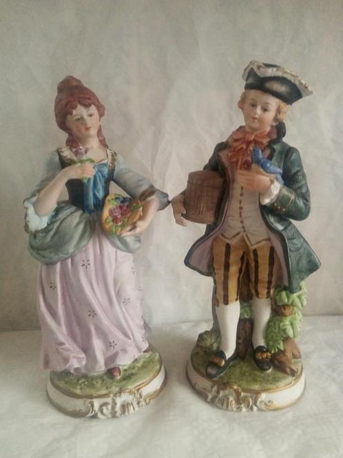 2 Sierlijke porseleinen beeldjes met gekruiste zwaarden, Antiek en Kunst, Antiek | Porselein, Ophalen of Verzenden