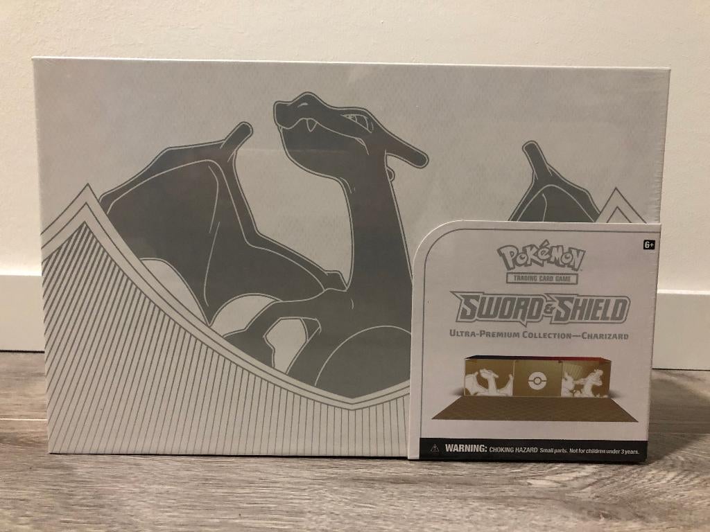 Sword & Shield Ultra Premium Collection - Charizard - Sealed, Hobby en Vrije tijd, Verzamelkaartspellen | Pokémon, Nieuw, Overige typen