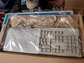 Clavier Vintage DIN MS-DOS win95 AZERTY BE BTC 5122 beschikbaar voor biedingen