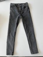 Jean doux noir de la marque ZARA taille 128, Enfants & Bébés, Pantalon, Garçon, Enlèvement ou Envoi, Comme neuf