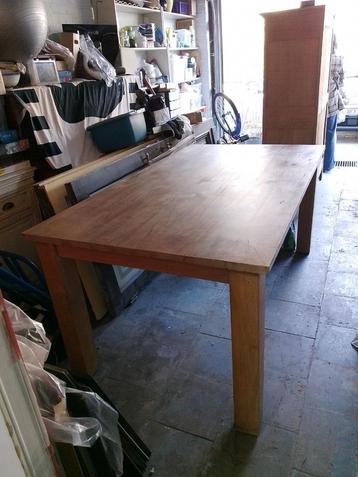 Massief Teak tafel 180X100 cm beschikbaar voor biedingen