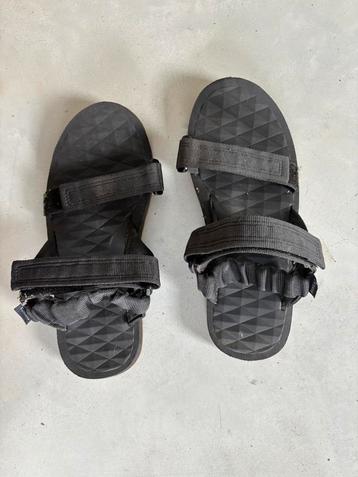Kindersandalen maat 39 beschikbaar voor biedingen