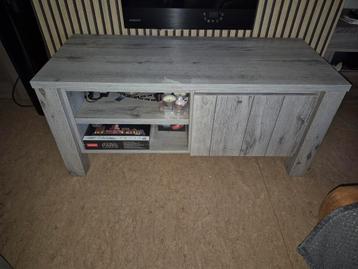Tv meubel te koop beschikbaar voor biedingen
