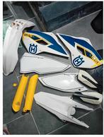 Lot de cache origine husqvarna 125 250 350 350 tc te fe fc, Motoren, Particulier