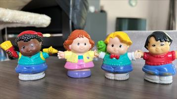 4 poppetjes van little people beschikbaar voor biedingen