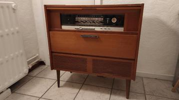 Meuble radio en bois 